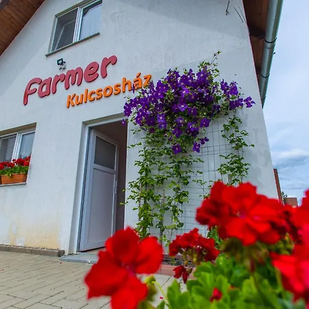 度假居 Casa De La Ferma Corund - Farmer Kulcsoshaz